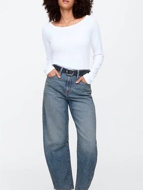 NWT GAP Barrel Jeans in Mid Blue Size 4/27